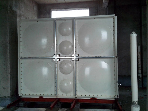 装配式玻璃钢水箱：一种高效、环保的储水解决方案 